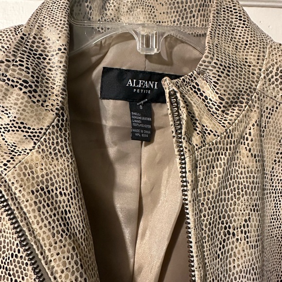 ALFANI Leather Women’s Jacket Size Small - Picture 3 of 6